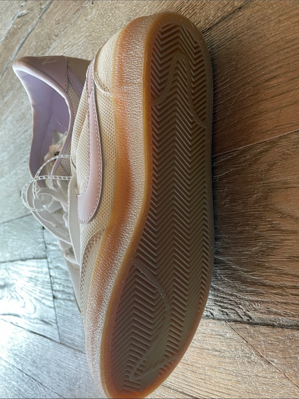 Nike Women’s Sneakers - Picture 4 of 4